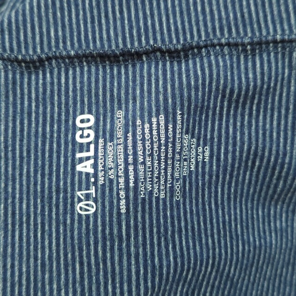 LIKE NEW 01.ALGO Peter Performance Vee Quick Dry Blue Striped Tee XL - Picture 8 of 8